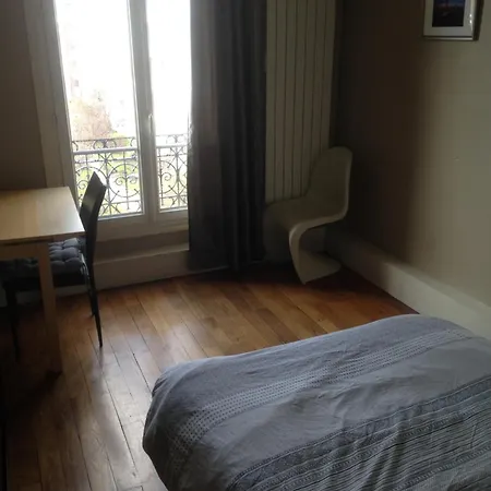 Dans Immeuble Haussmannien